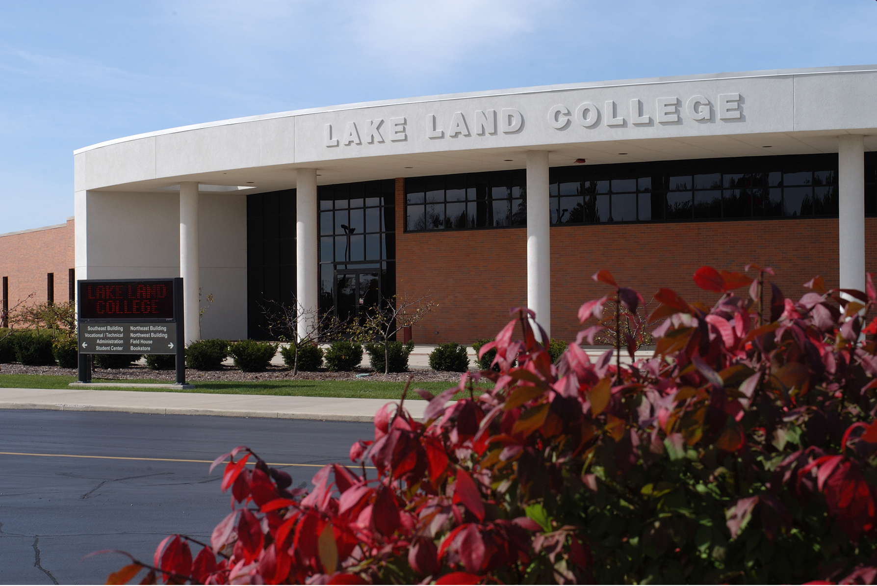Lake Land College Entrance